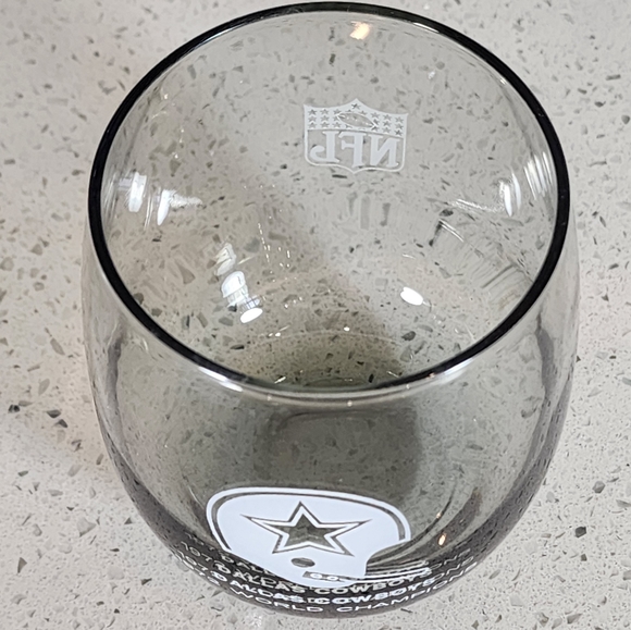 Pair of Vintage Dallas Cowboys NFL 1972 World Champs Glass 4.5" Tall Smoke - Picture 3 of 5